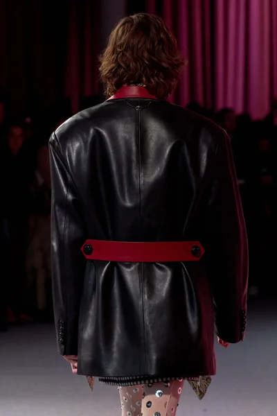 Look 13